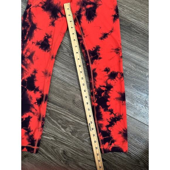 Lululemon Invigorate High-Rise Tight Wash Tie Dye size 6 - Picture 2 of 6